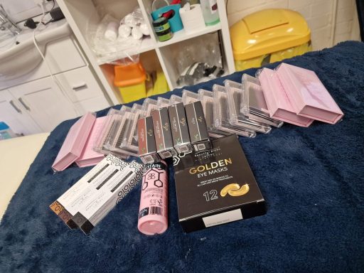 Lash Supplies